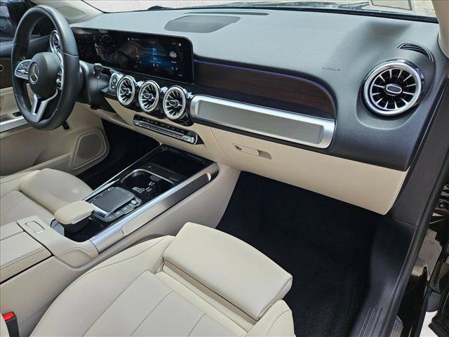 Used 2023 Mercedes-Benz GLB 250 4MATIC image 18