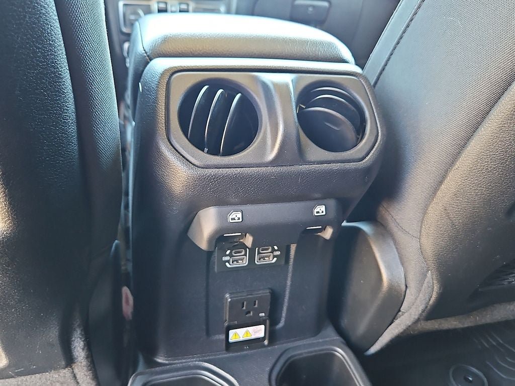 Certified 2021 Jeep Wrangler Unlimited Rubicon AWD/4WD image 19
