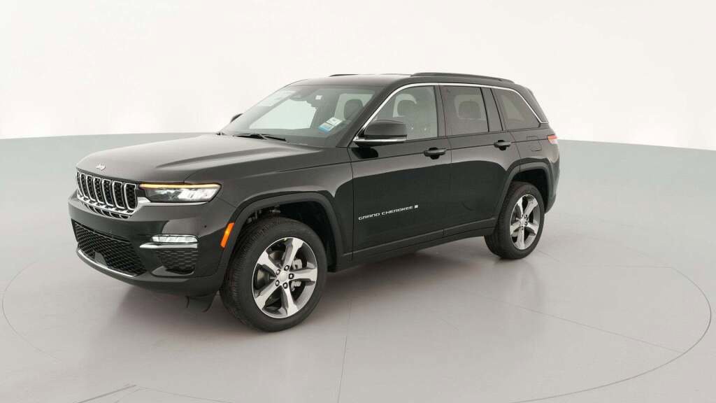 New 2025 Jeep Grand Cherokee Limited w/ Trailer Tow Package