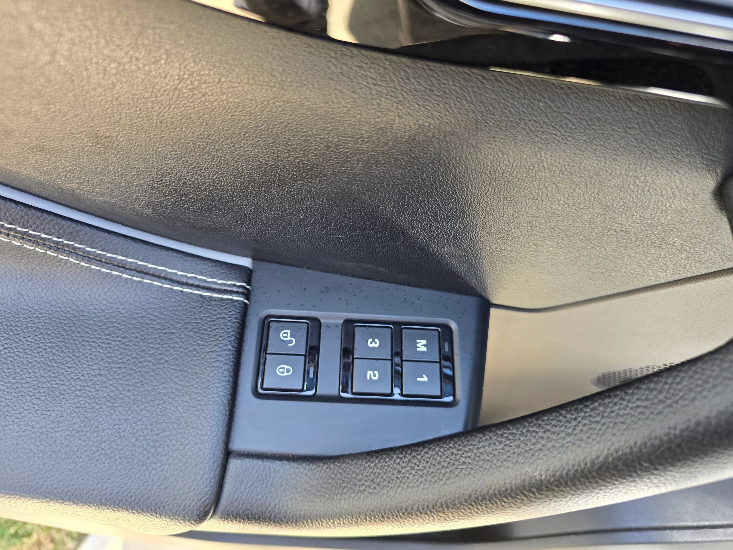 Used 2017 Jaguar F-PACE R-Sport AWD/4WD image 22