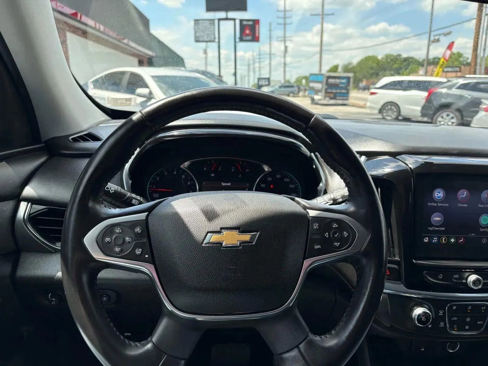 Used 2020 Chevrolet Traverse LT w/ Driver Confidence II Package image 37