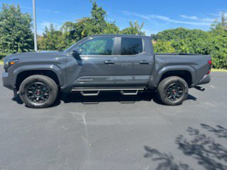 Used 2025 Toyota Tacoma SR5 AWD/4WD image 2