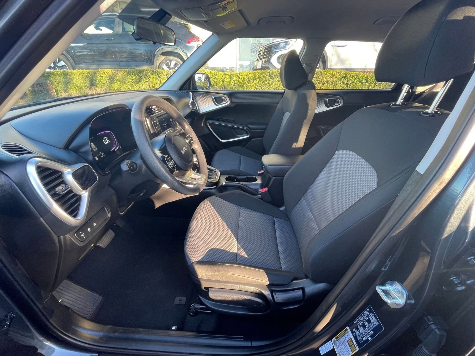 Used 2025 Kia Soul LX w/ LX Technology Package image 24