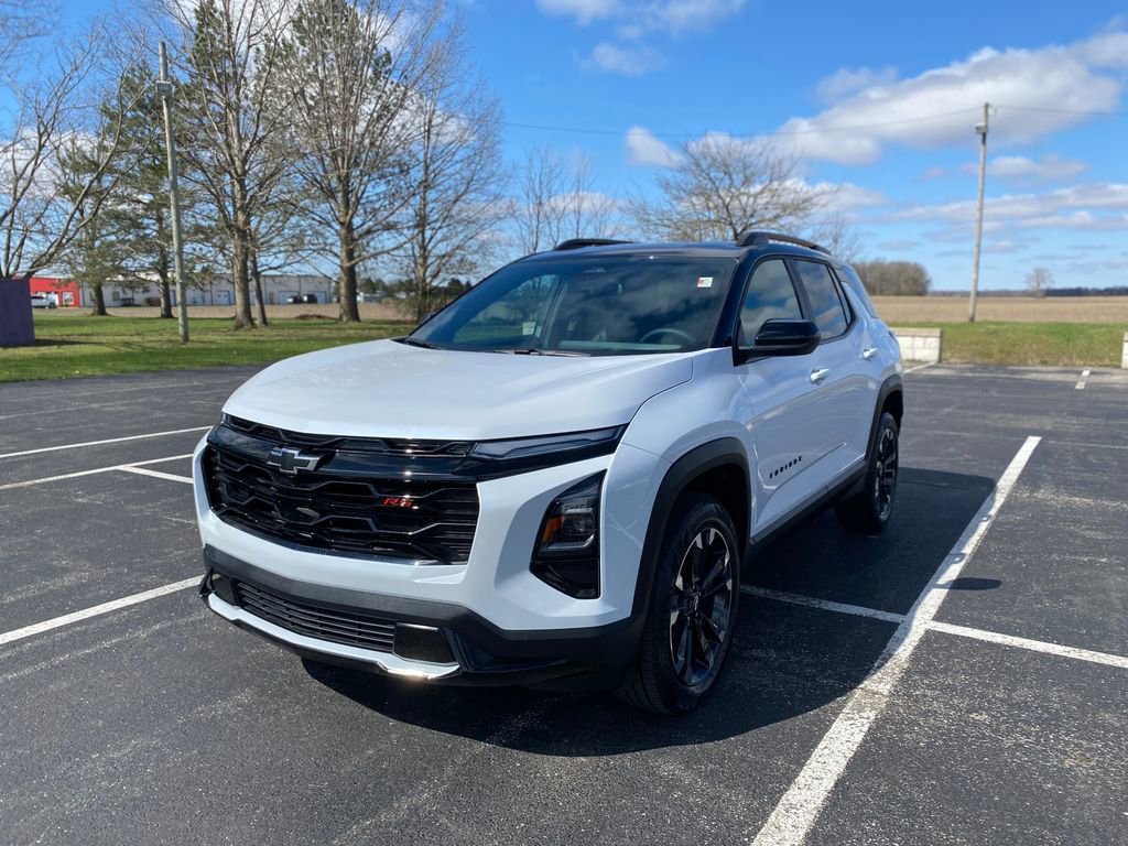 Used 2026 Chevrolet Equinox RS image 3