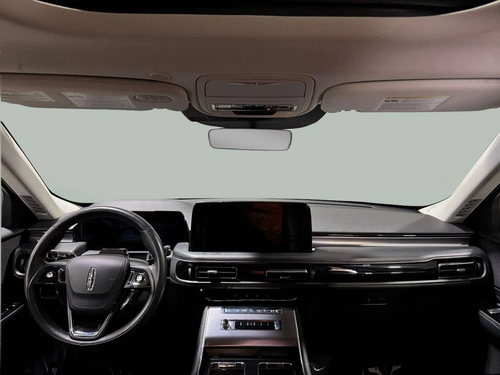 Certified 2025 Lincoln Aviator AWD image 19