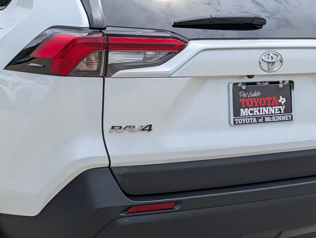 Used 2023 Toyota RAV4 XLE Premium FWD image 8