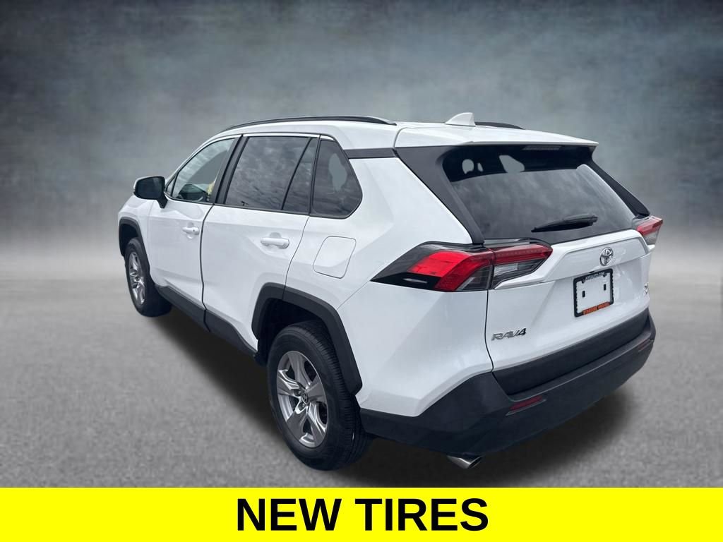 Used 2025 Toyota RAV4 XLE AWD/4WD image 3