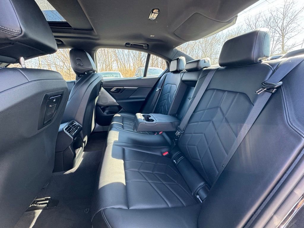 Certified 2025 BMW 530i xDrive AWD/4WD image 25