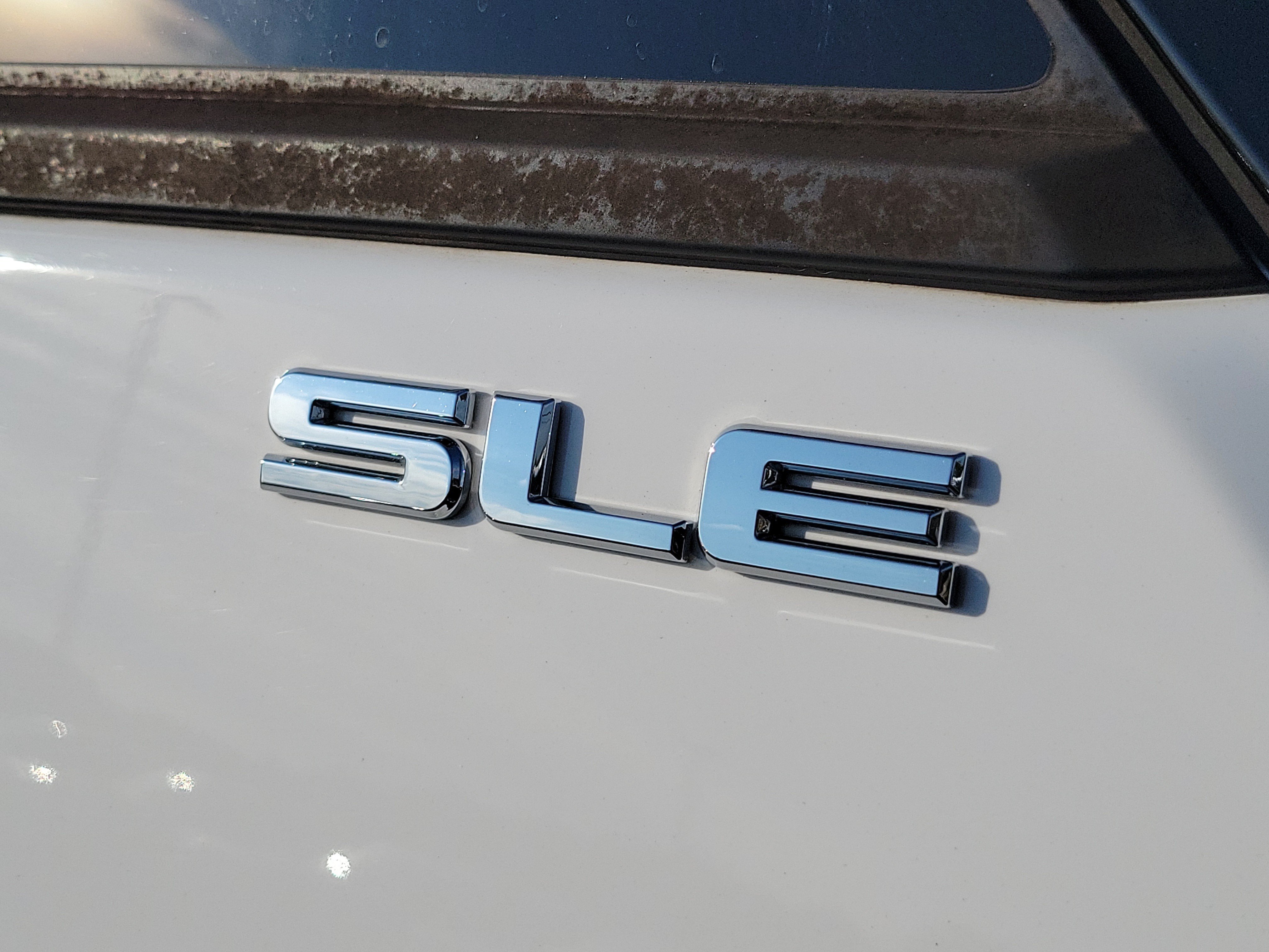 Used 2021 GMC Terrain SLE w/ Driver Convenience Package FWD image 9