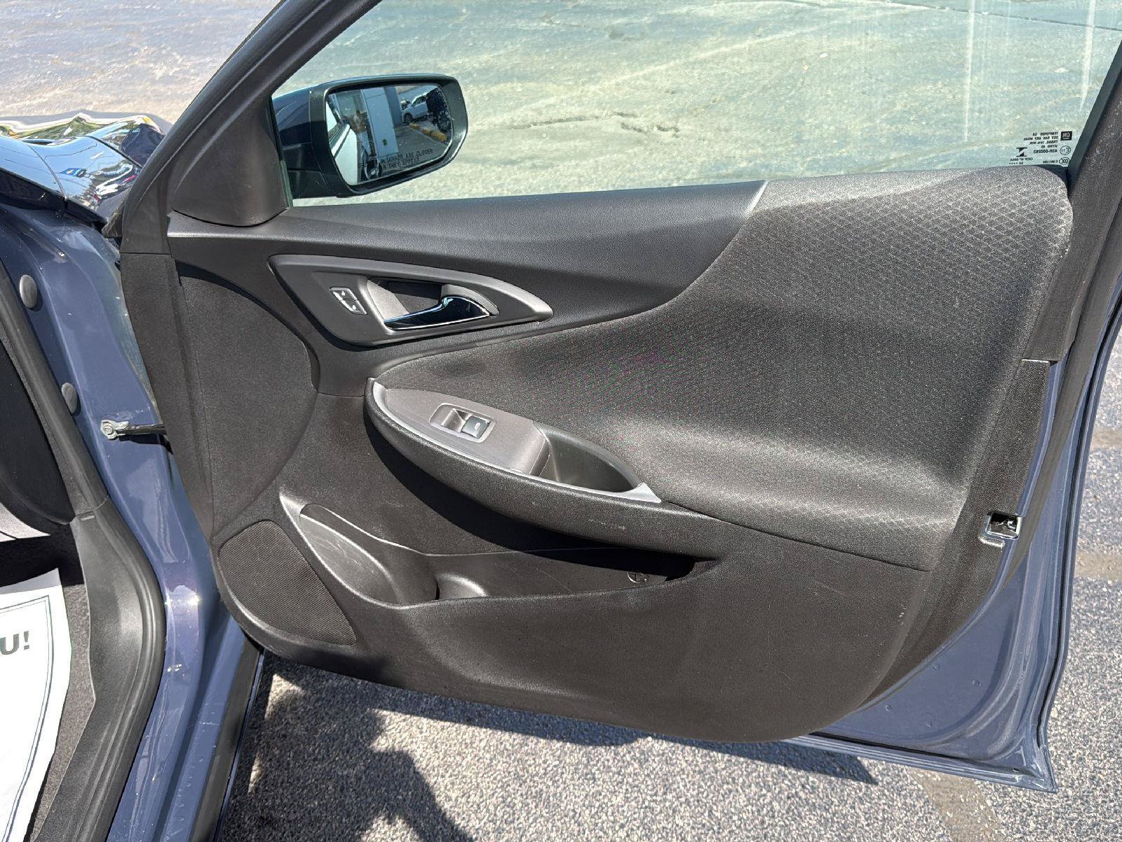 Used 2025 Chevrolet Malibu LT FWD image 25