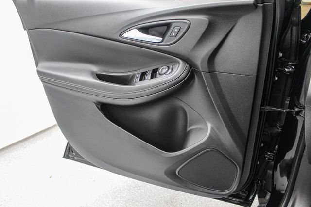Used 2021 Buick Encore GX Select w/ Sport Touring Package FWD image 18