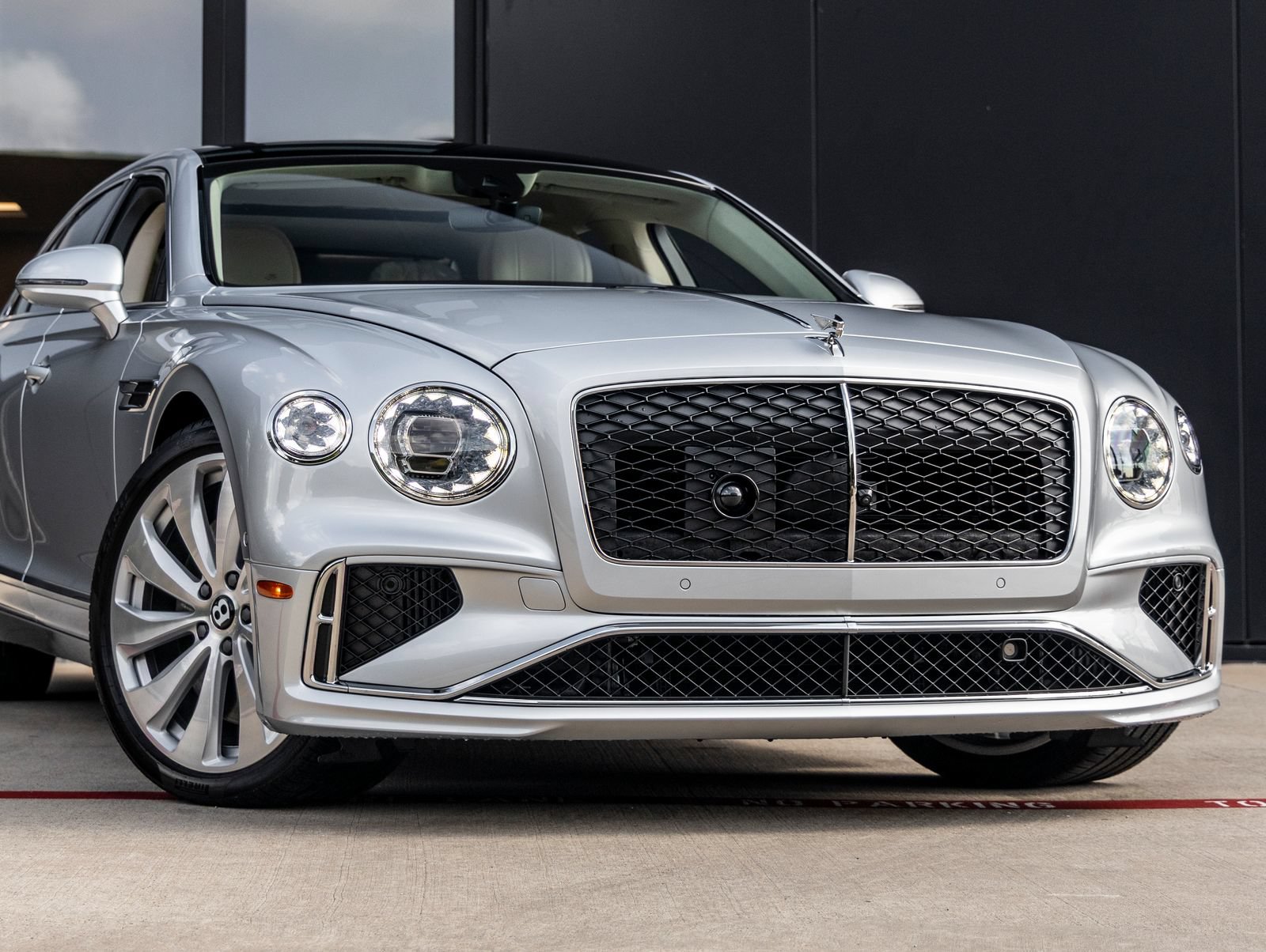Used 2026 Bentley Flying Spur V8 AWD/4WD image 5