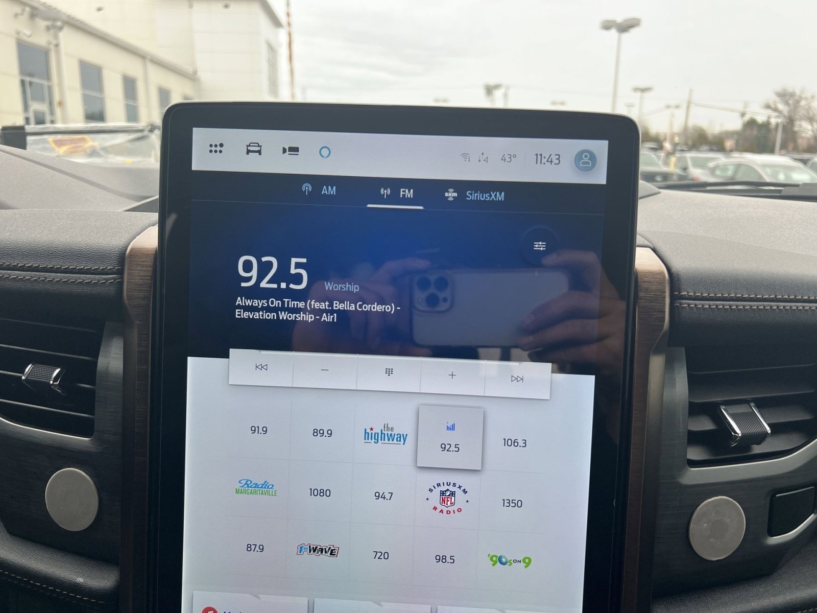 Used 2023 Ford F150 Lightning Lariat image 26