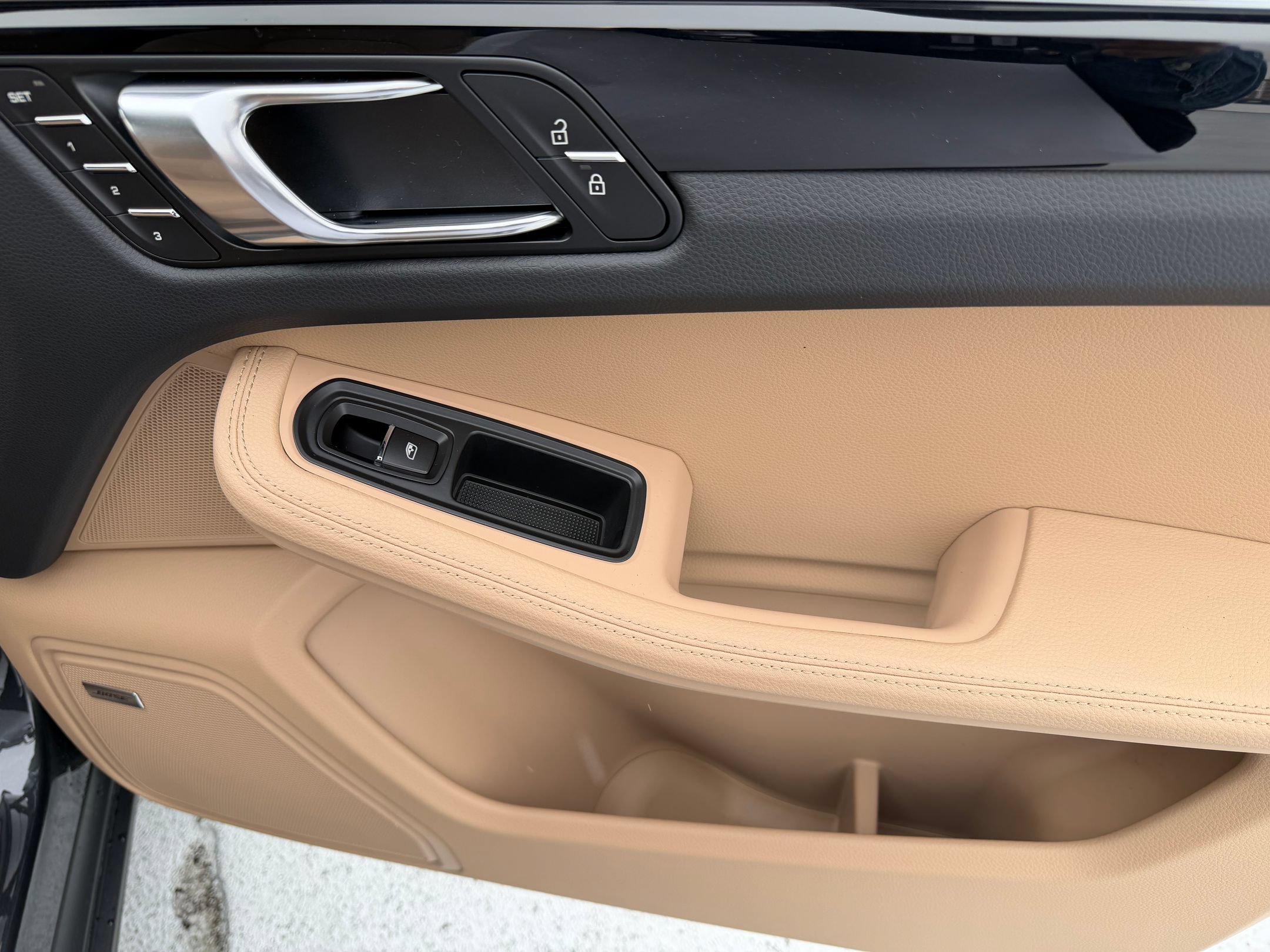 Certified 2026 Porsche Macan AWD/4WD image 18