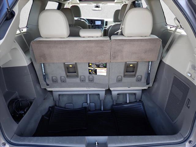 Used 2019 Toyota Sienna XLE Premium AWD/4WD image 5