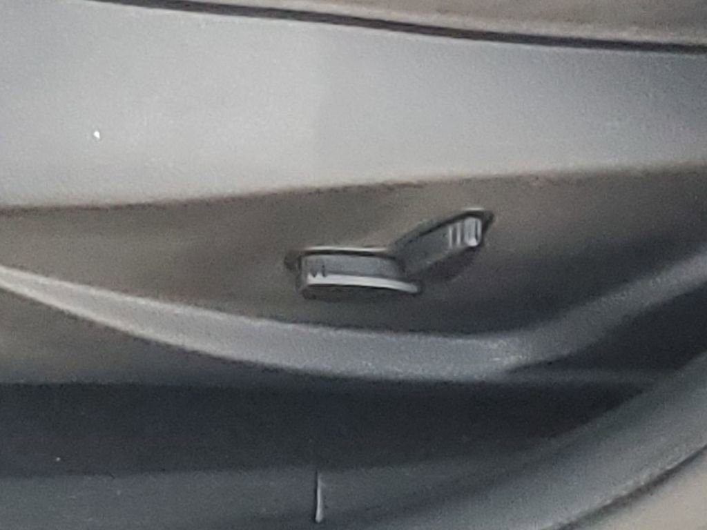 Used 2014 Ford Focus SE w/ Equipment Group 201A image 29