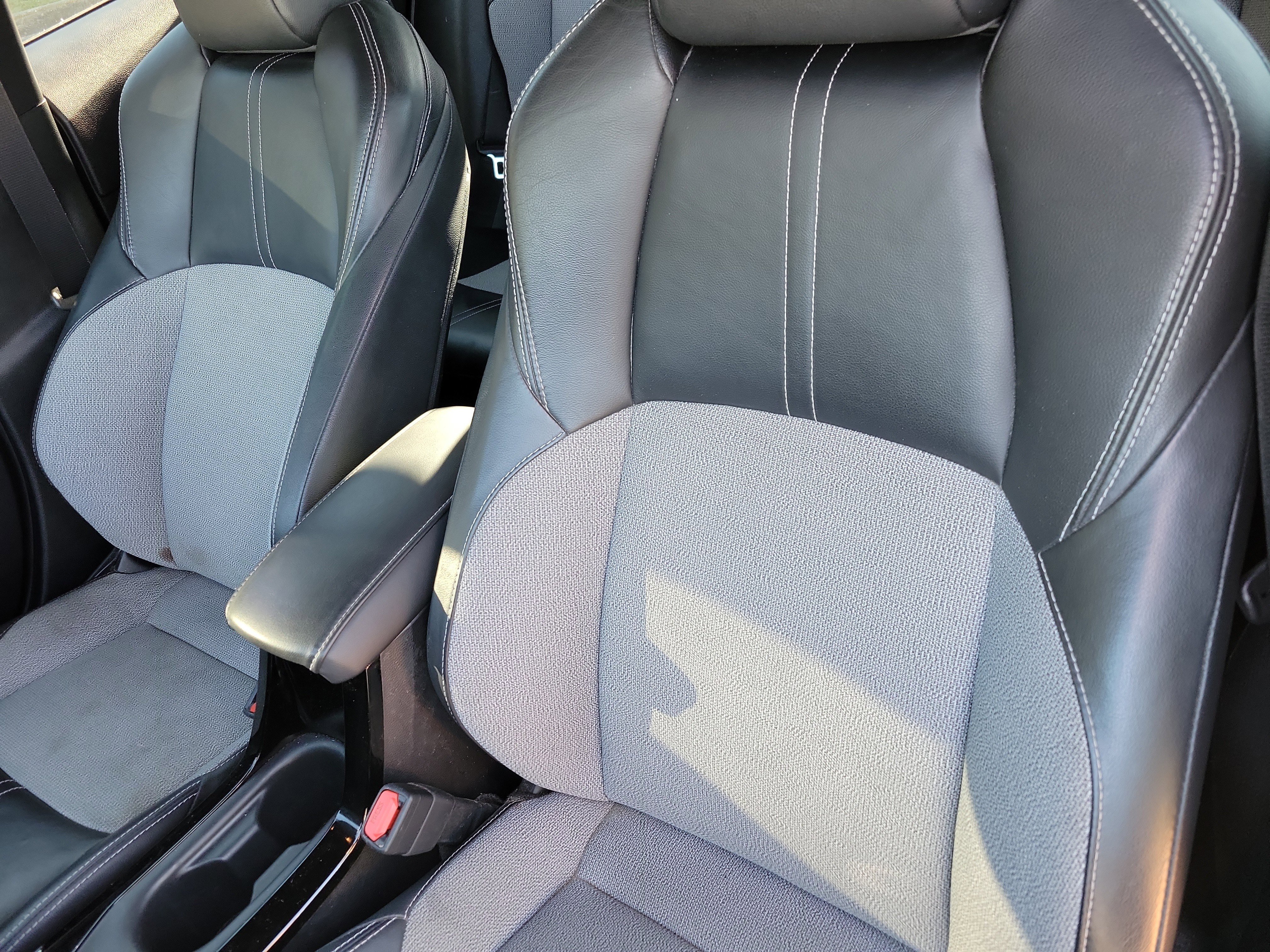 Used 2019 Toyota Corolla XSE image 6