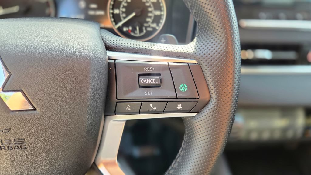 Used 2024 Mitsubishi Outlander SE AWD/4WD image 18