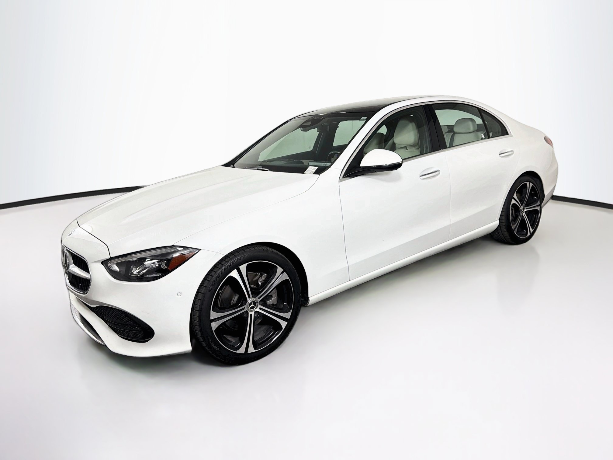 Used 2025 Mercedes-Benz C 300 Sedan image 3