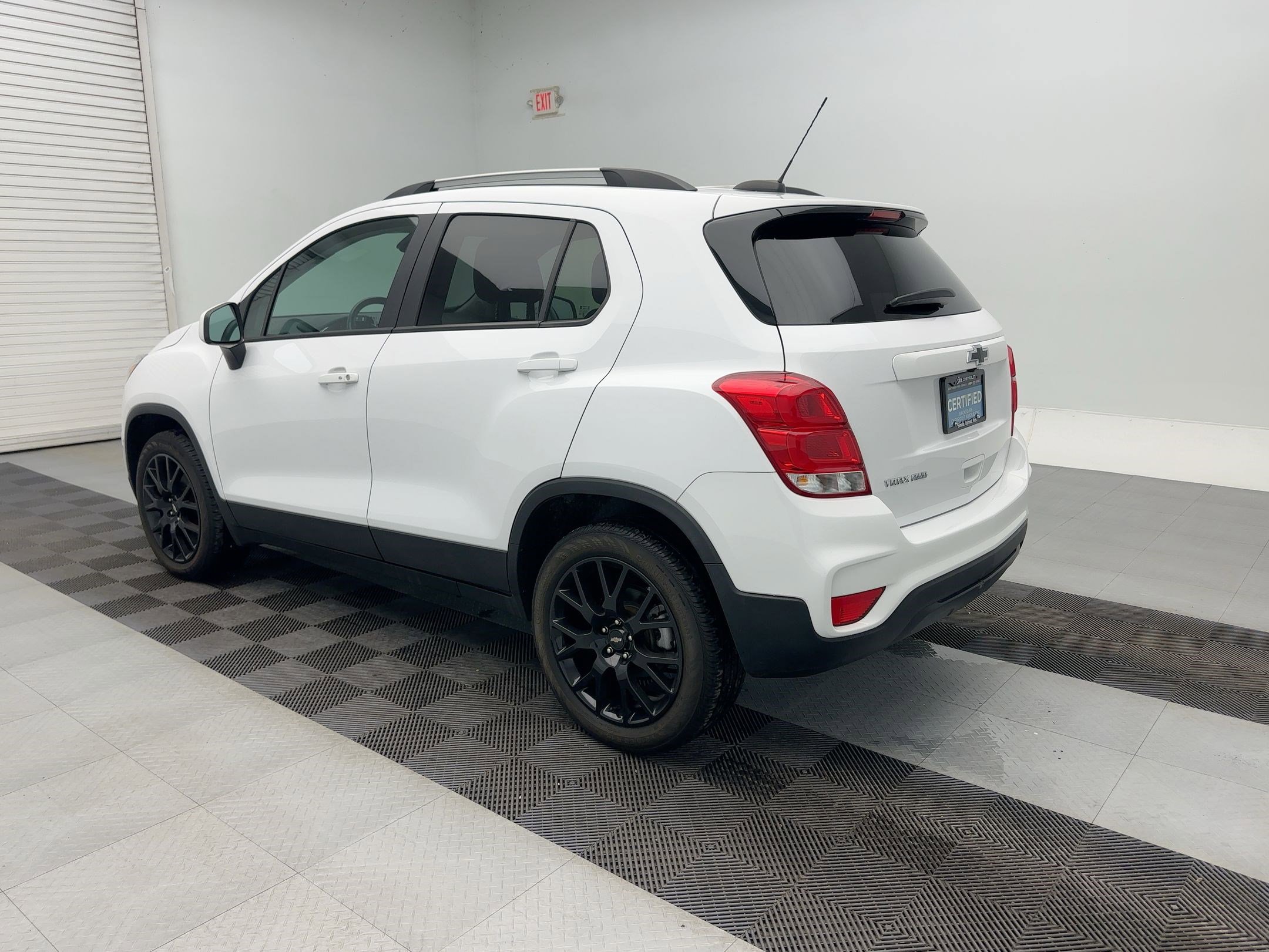 Certified 2022 Chevrolet Trax LT w/ Sport Edition image 3
