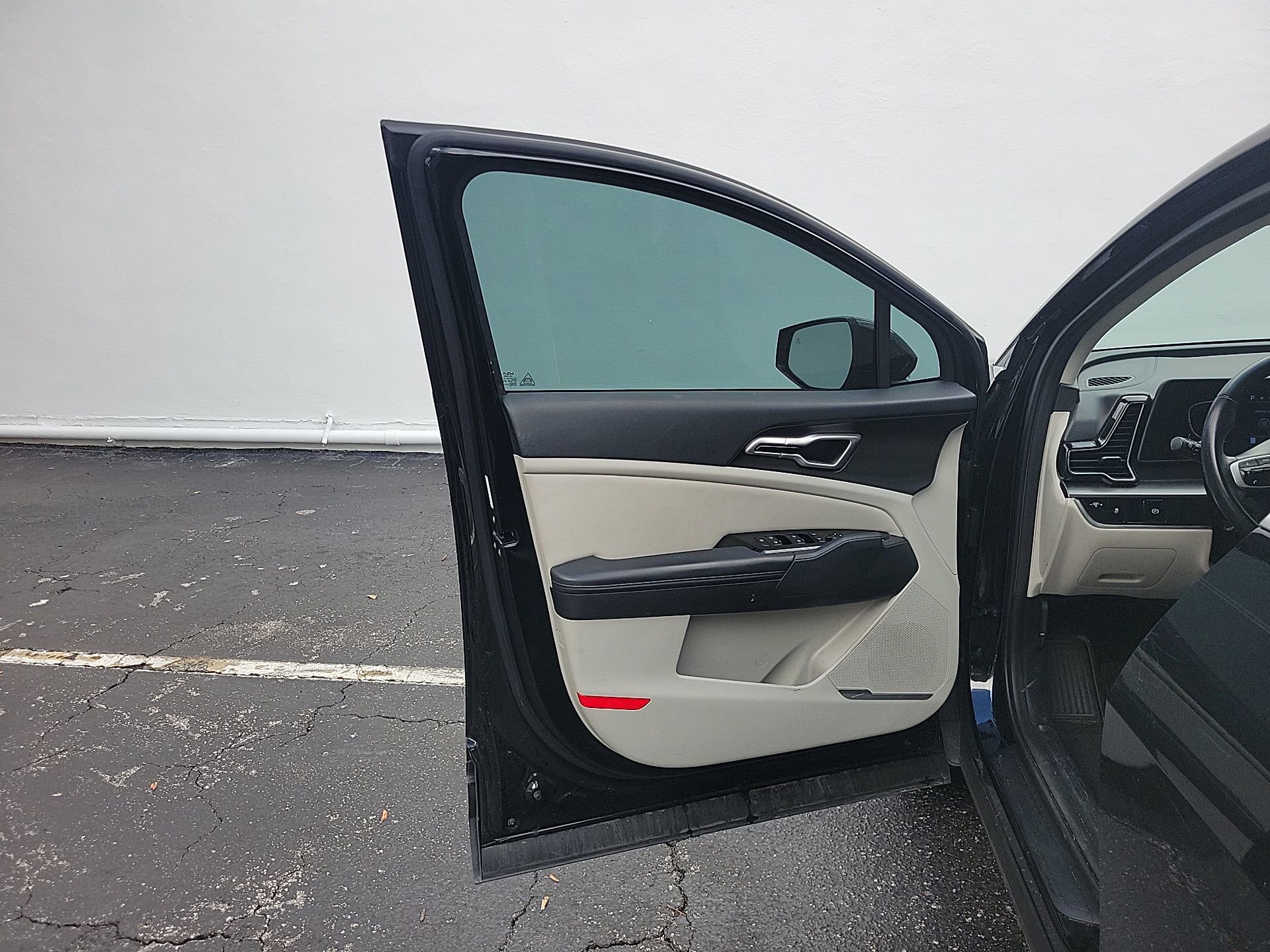 Used 2023 Kia Sportage EX image 20