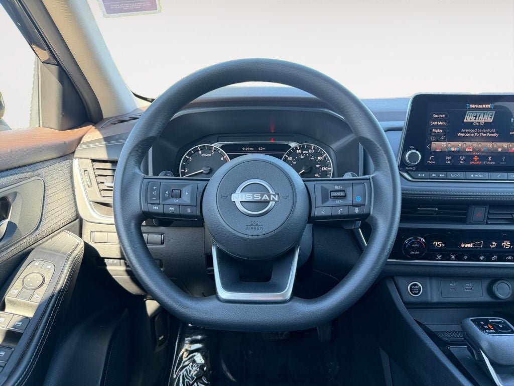 Used 2023 Nissan Rogue SV AWD/4WD image 13