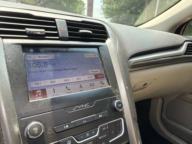 Used 2019 Ford Fusion SEL FWD image 11