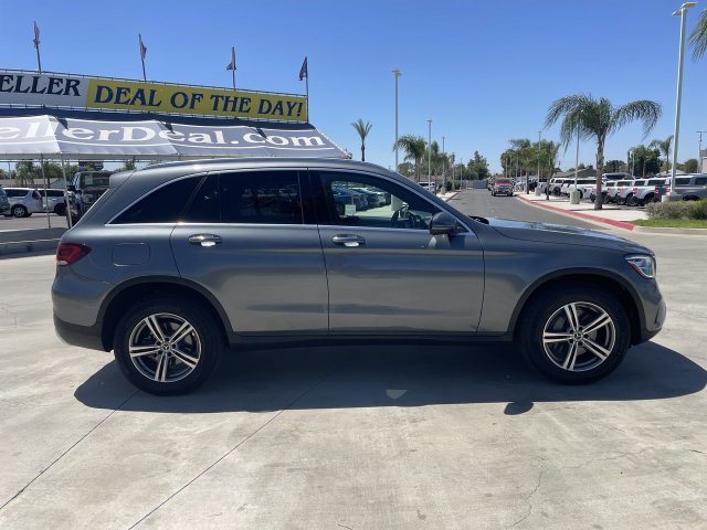Used 2020 Mercedes-Benz GLC 300 4MATIC w/ Premium Package image 9