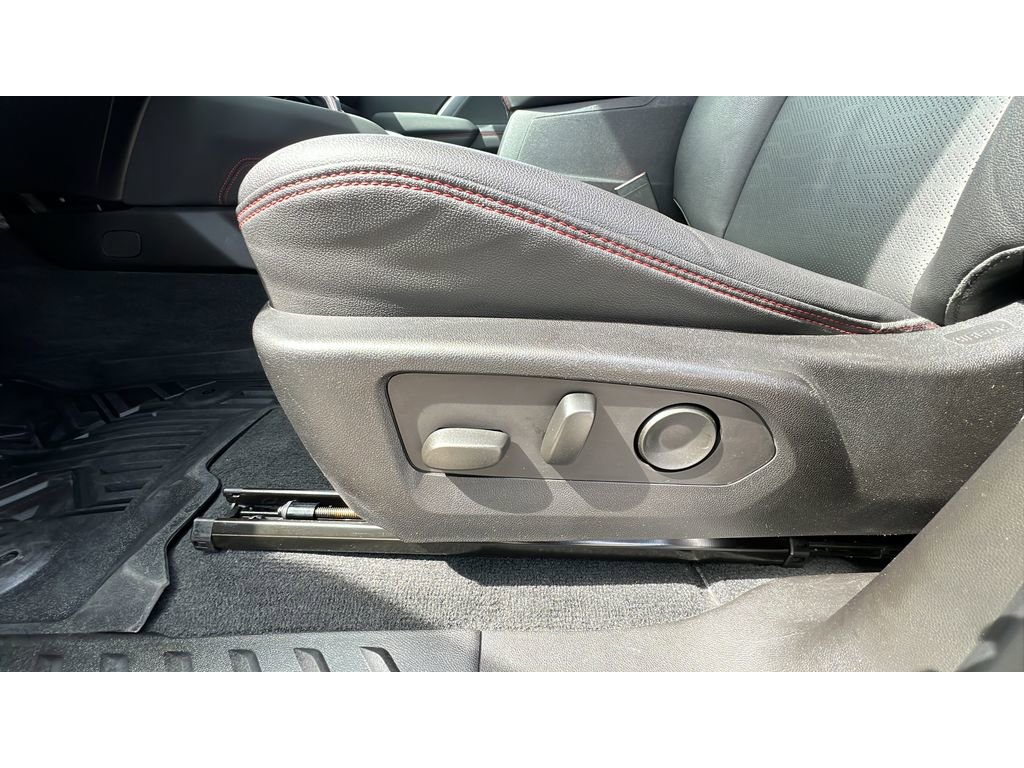 Used 2023 Chevrolet Colorado Z71 w/ Z71 Convenience Package 2 image 25