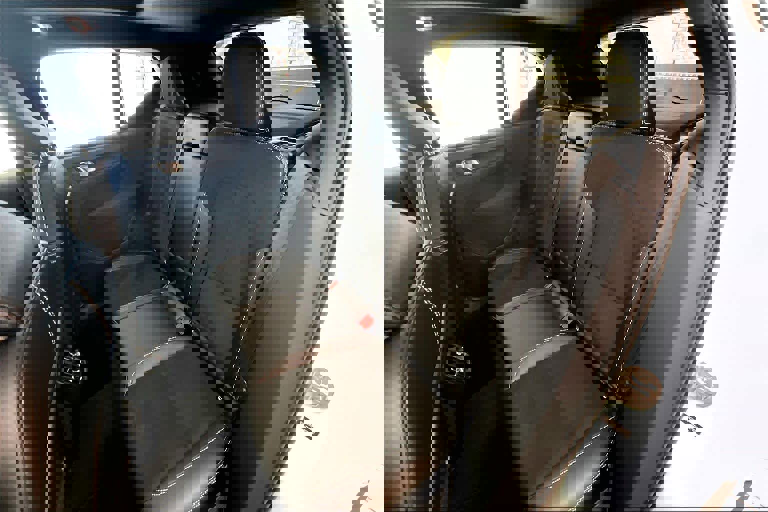 Certified 2022 Volvo XC40 T4 R-Design w/ Advanced Package image 19