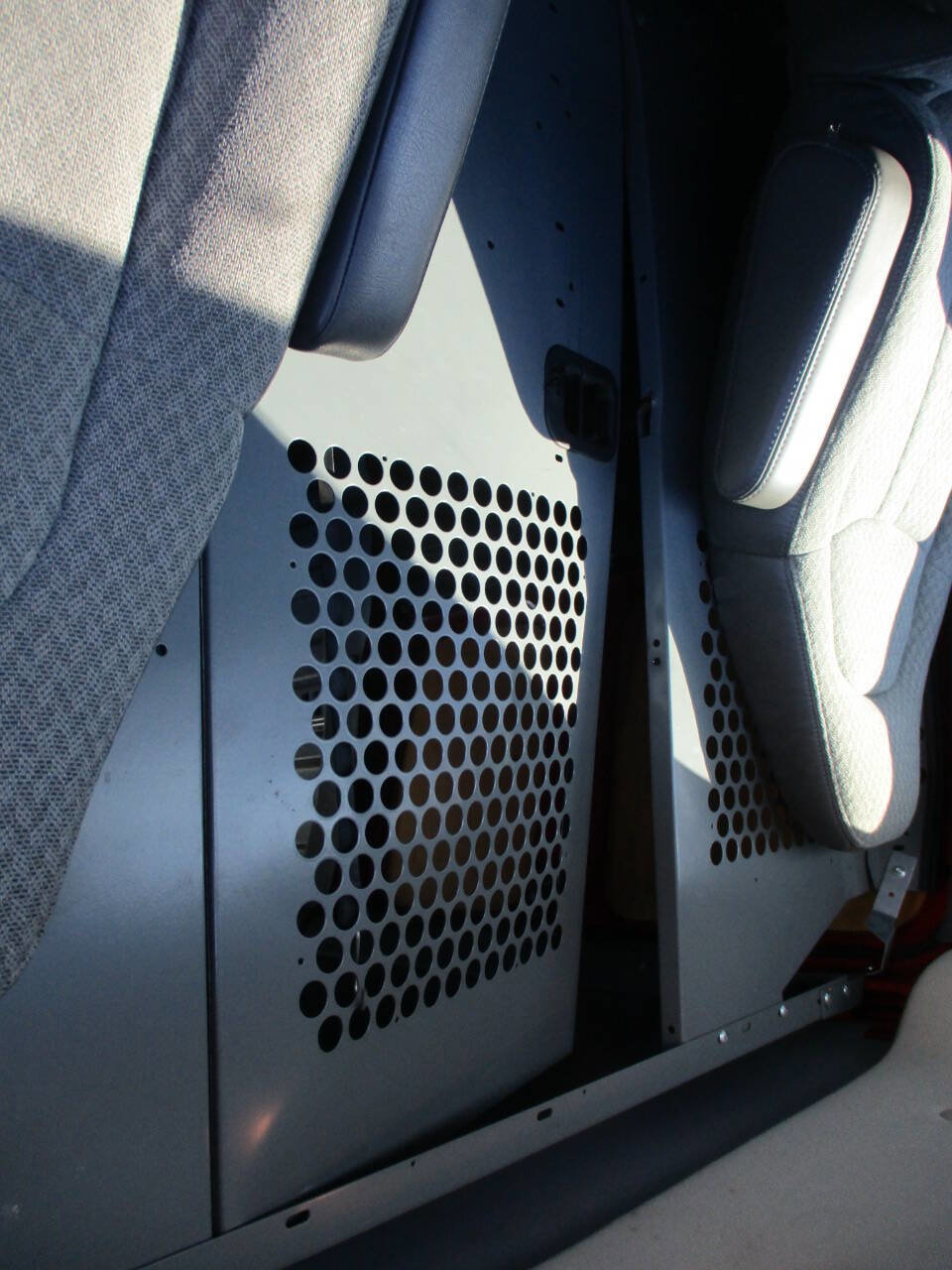 Used 2009 Chevrolet Express 3500 image 20