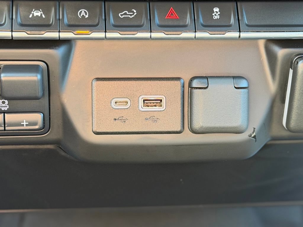 Used 2023 Chevrolet Silverado 1500 Custom AWD/4WD image 15