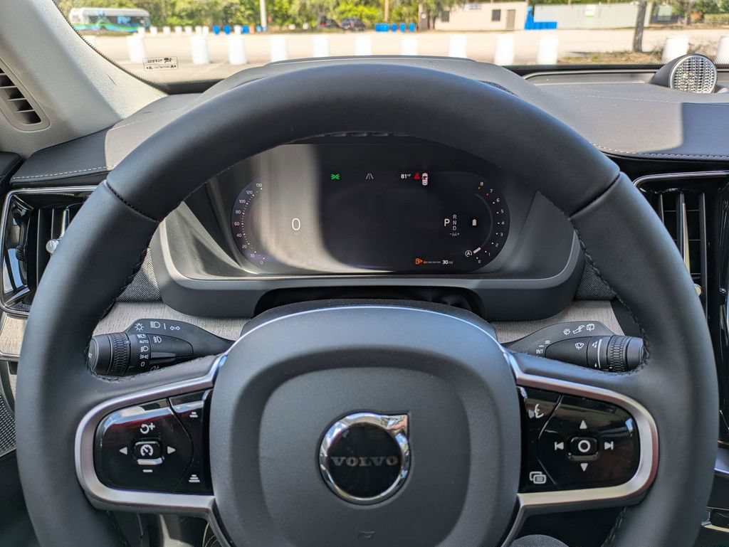 New 2026 Volvo XC90 B5 Ultra w/ Protection Package Premier AWD/4WD image 40