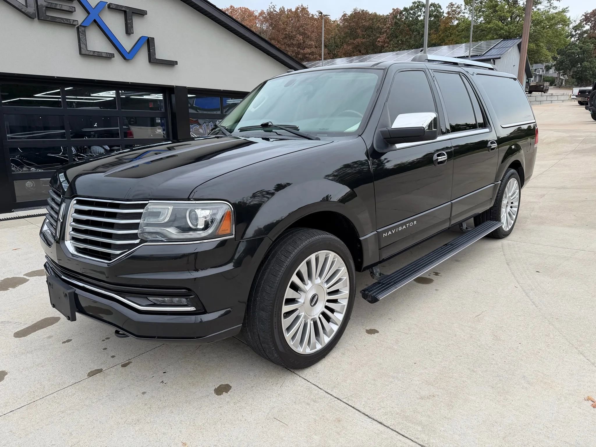 Used 2015 Lincoln Navigator L 4WD w/ Equipment Group 101A Reserve image 5