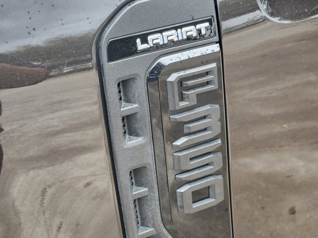 Used 2024 Ford F350 Lariat w/ Sport Appearance Package image 9