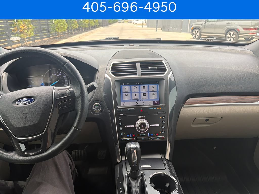 Used 2019 Ford Explorer Limited w/ Class III Trailer Tow Package AWD/4WD image 22