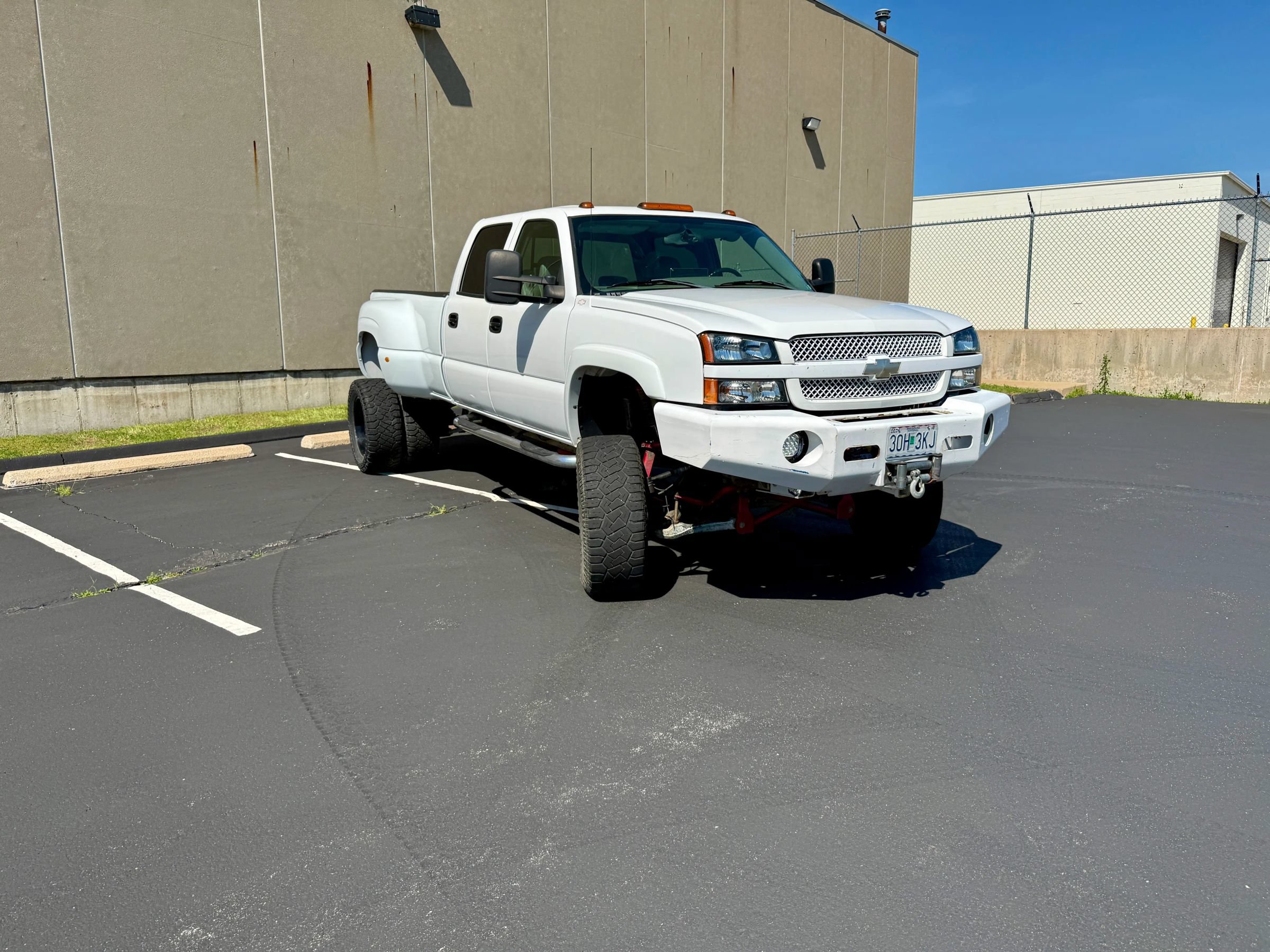 Used 2004 Chevrolet Silverado 3500 4x4 Crew Cab w/ Heavy-Duty Power Package image 8