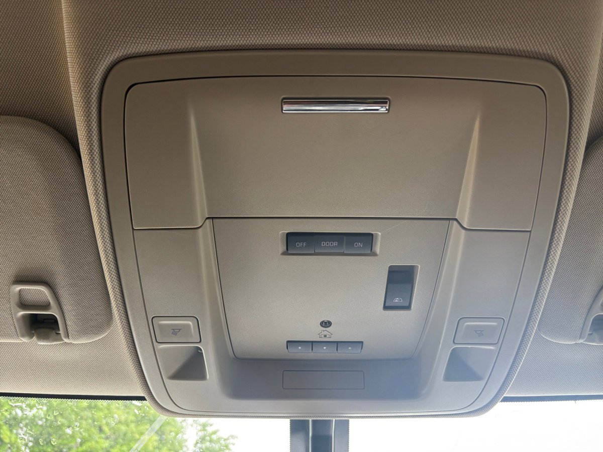 Used 2019 GMC Sierra 2500 SLT w/ Duramax Plus Package AWD/4WD image 7