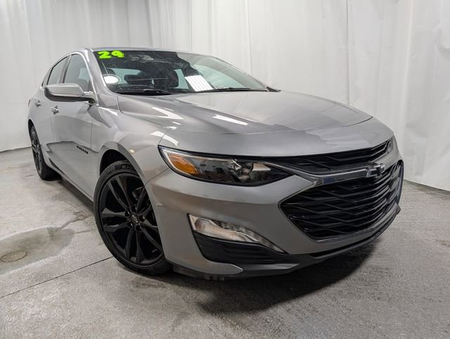 Used 2024 Chevrolet Malibu LT w/ Sport Edition FWD image 2
