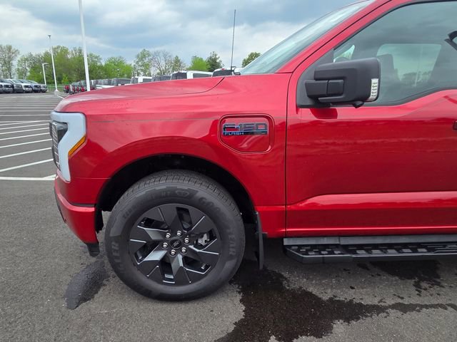 Used 2025 Ford F150 Lightning Flash AWD/4WD image 13