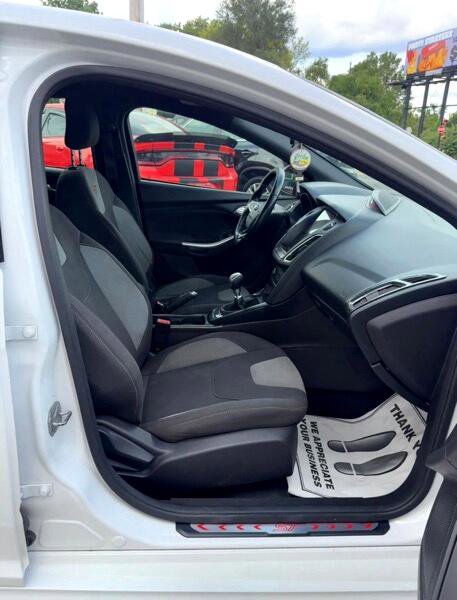 Used 2016 Ford Focus ST image 17