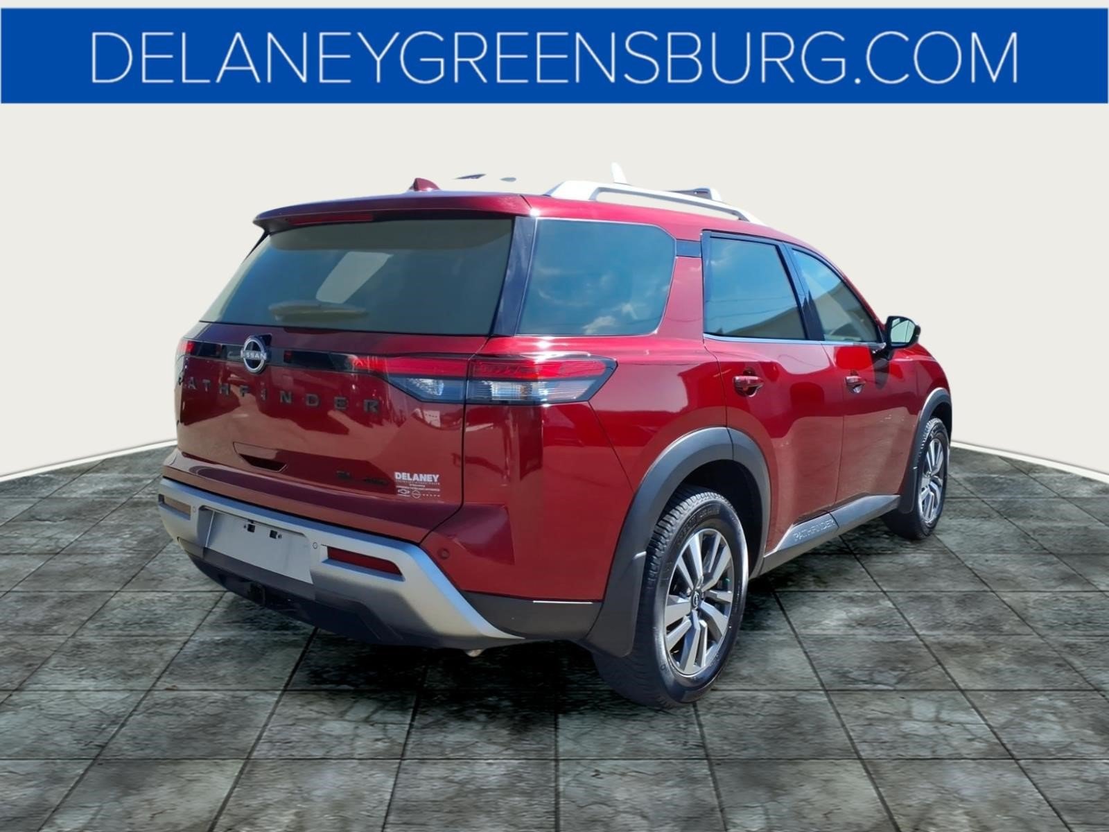 Used 2022 Nissan Pathfinder SL w/ SL Black Package AWD/4WD image 3