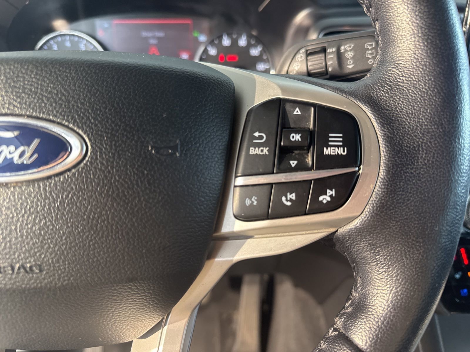 Used 2023 Ford Explorer Limited w/ Equipment Group 301A image 28