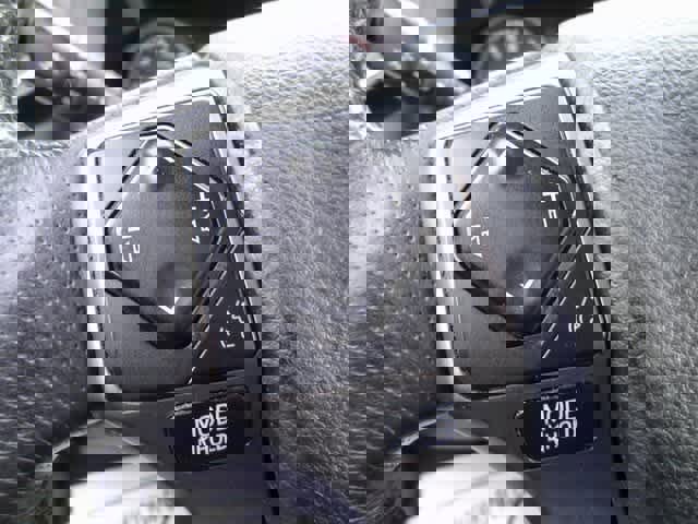 Used 2016 Toyota Tacoma SR5 w/ SR5 Appearance Package (SN) image 9