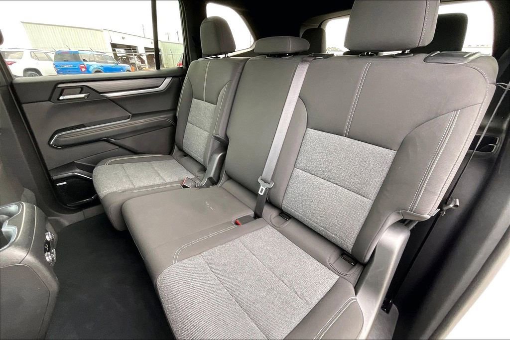 Used 2025 GMC Acadia Elevation image 19