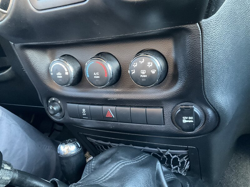 Used 2017 Jeep Wrangler Unlimited Sport w/ Quick Order Package 23S AWD/4WD image 28
