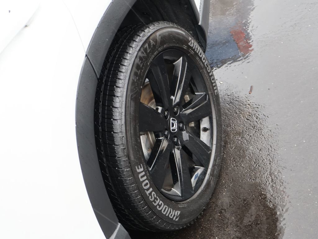 Certified 2025 Honda Pilot Black Edition image 35