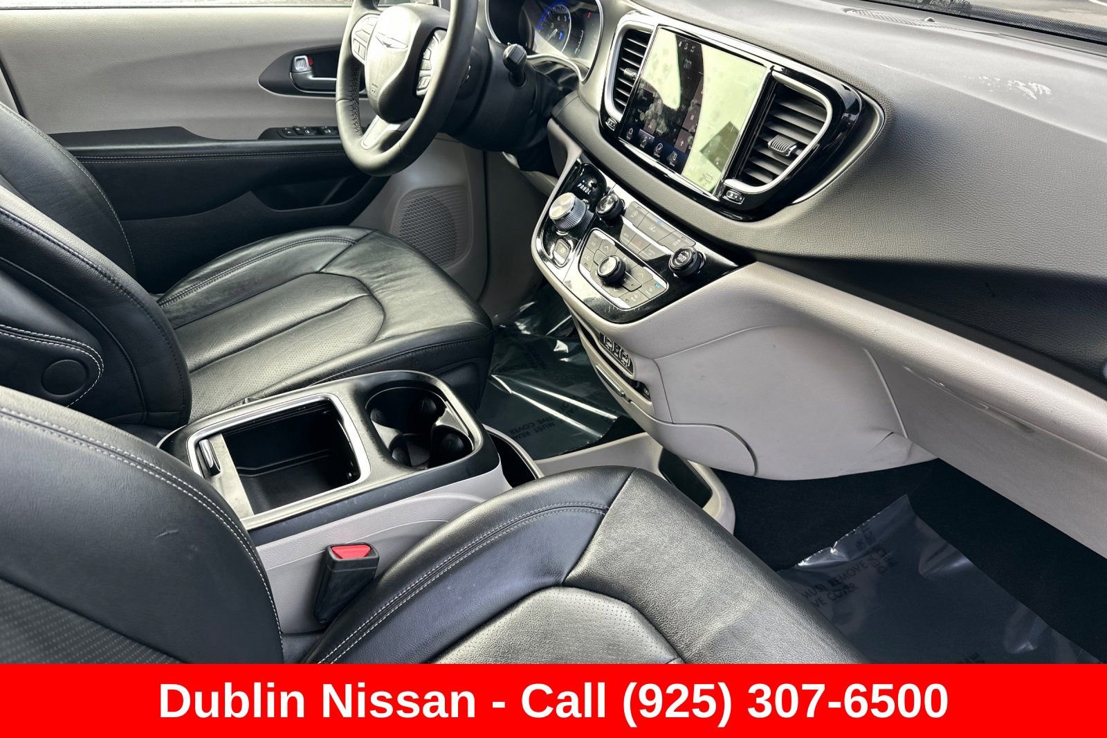 Used 2022 Chrysler Pacifica Touring-L FWD image 21