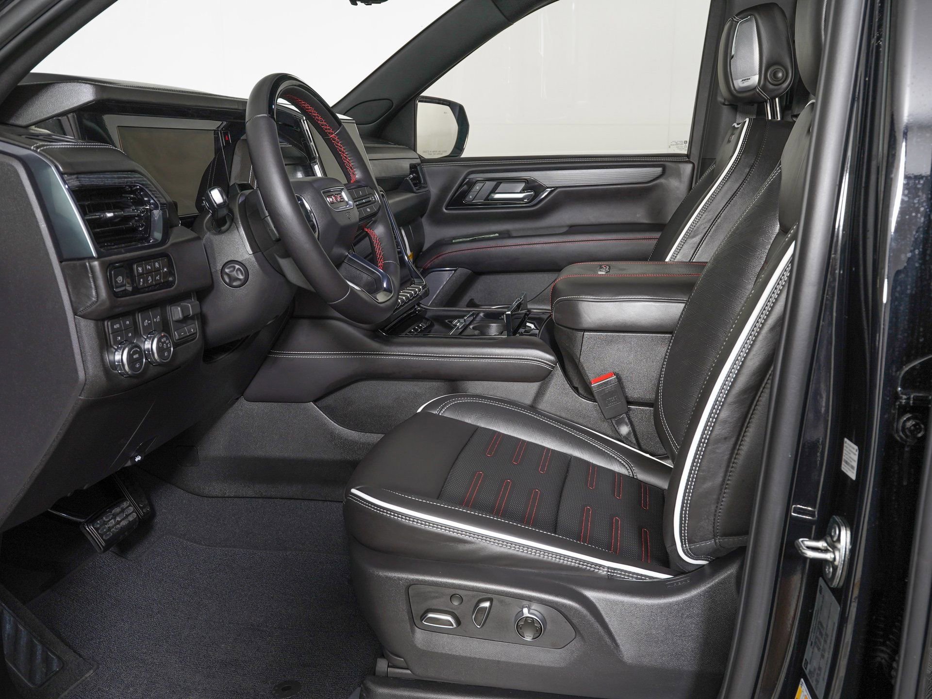 Used 2026 GMC Yukon XL AT4 Ultimate image 16