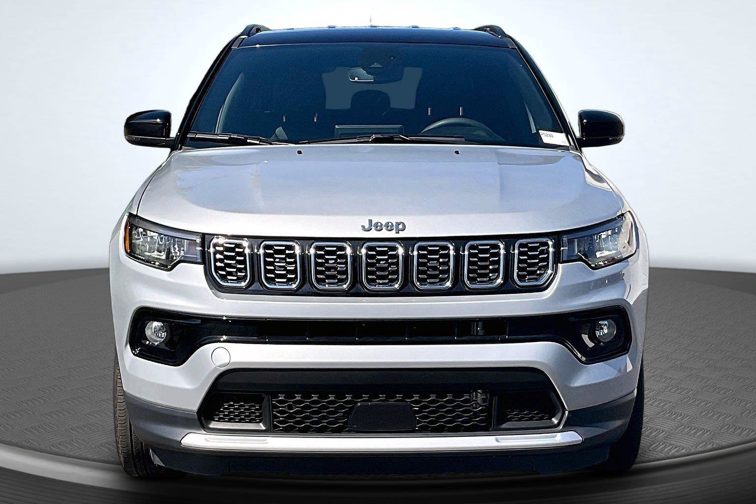 Used 2025 Jeep Compass Limited AWD/4WD image 3